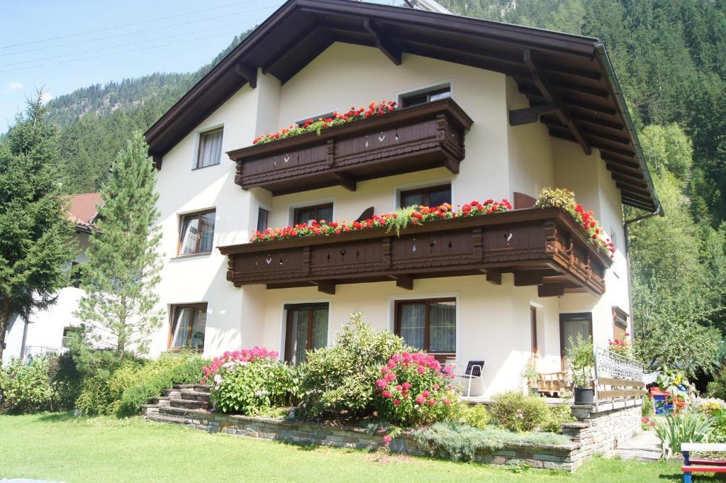 Haus Josef Bed & Breakfast Mayrhofen Dış mekan fotoğraf